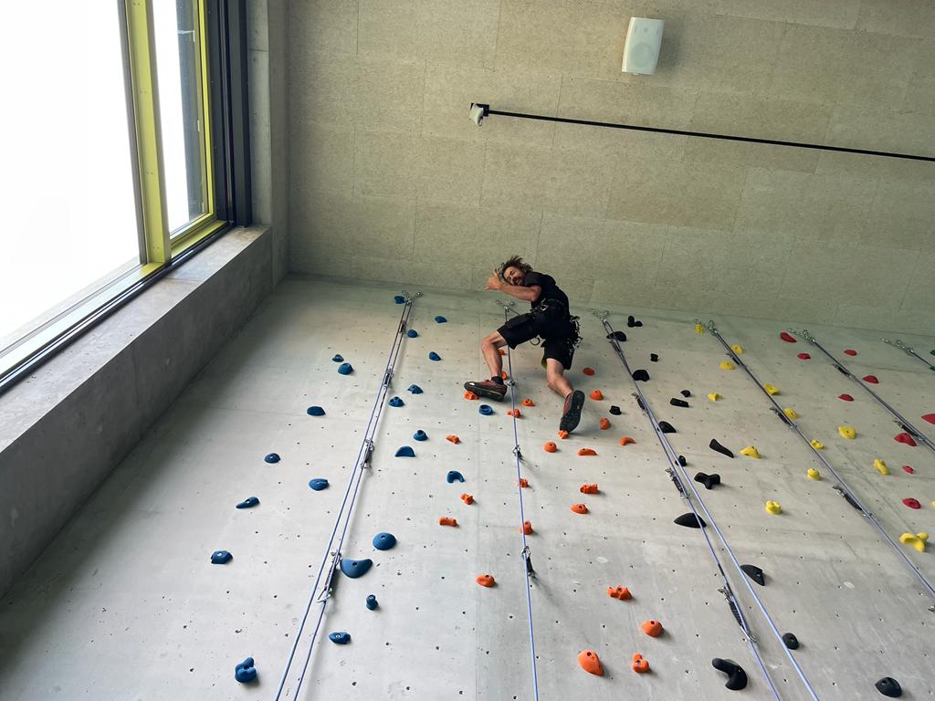 Kletterwand im Collége Courbet - 44 m2